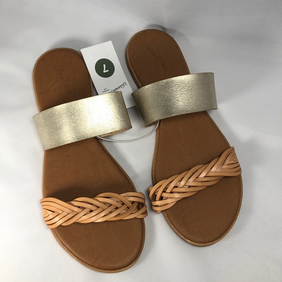 Universal Thread Shoes - Gold and brown sandals